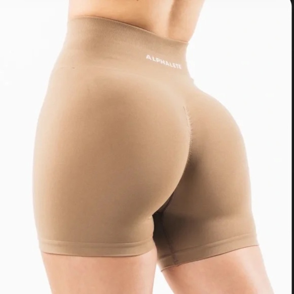 Alphalete amplify shorts